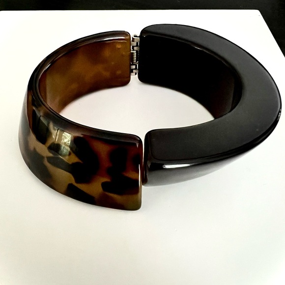 J CREW S/2!Hinged Tortoise Bracelet & Ring - Picture 5 of 10